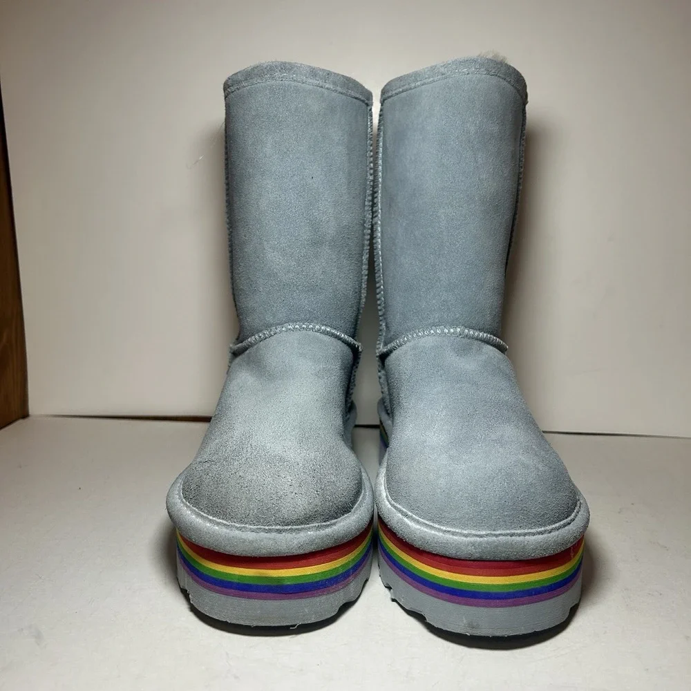 BearPaw Retro Elle Platform Boot Blue Fog Women's Size 9 Model 2486W Rainbow